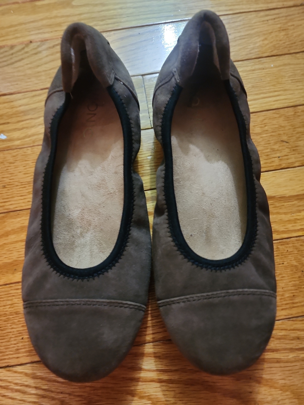 Vionic Natalia Orthoheel Womenโs Brown Suede Flat Shoes